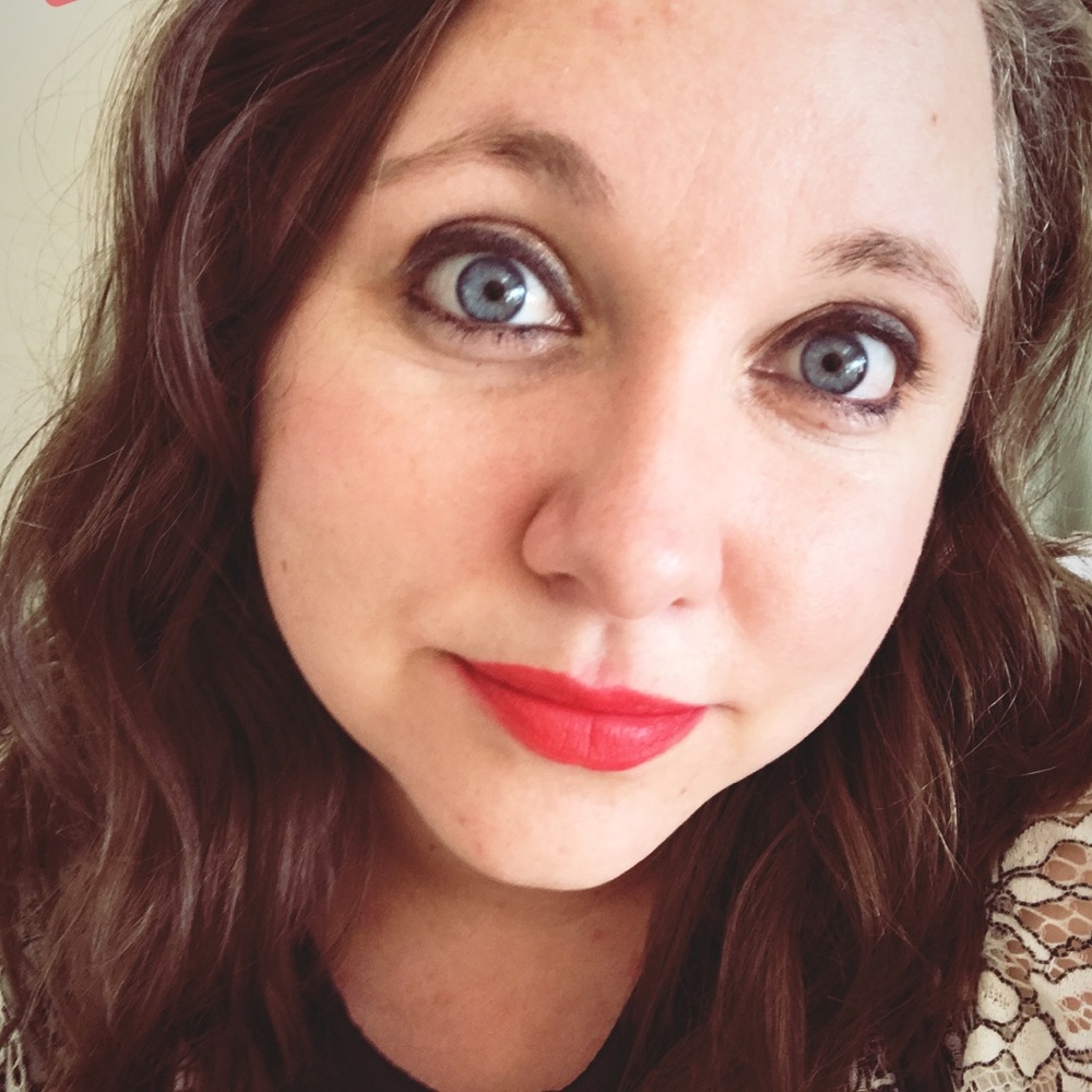 💕Posh Ambassador💕 Amy B